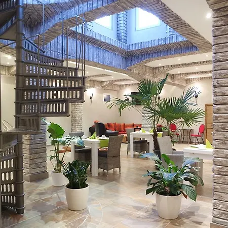 Hotel Ambiente 3*