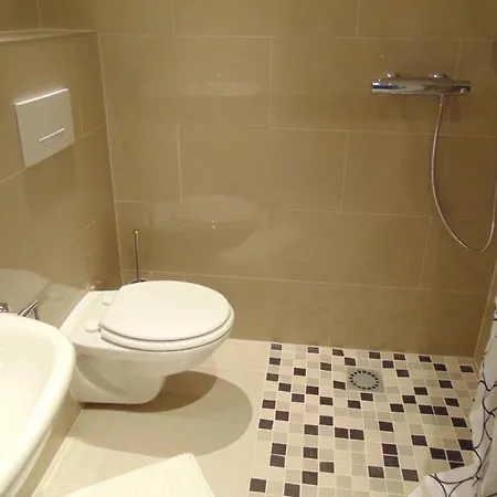 Hotel Ambiente 3*