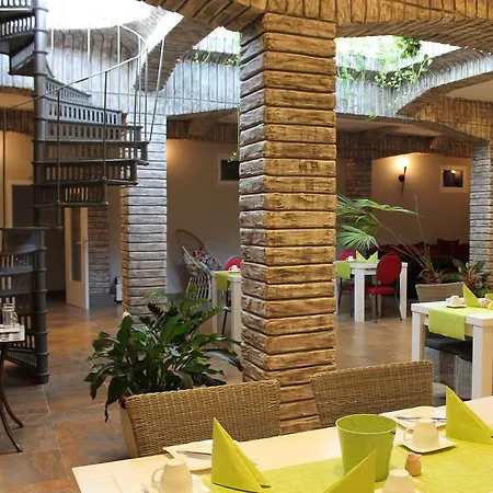 Hotel Ambiente 3*